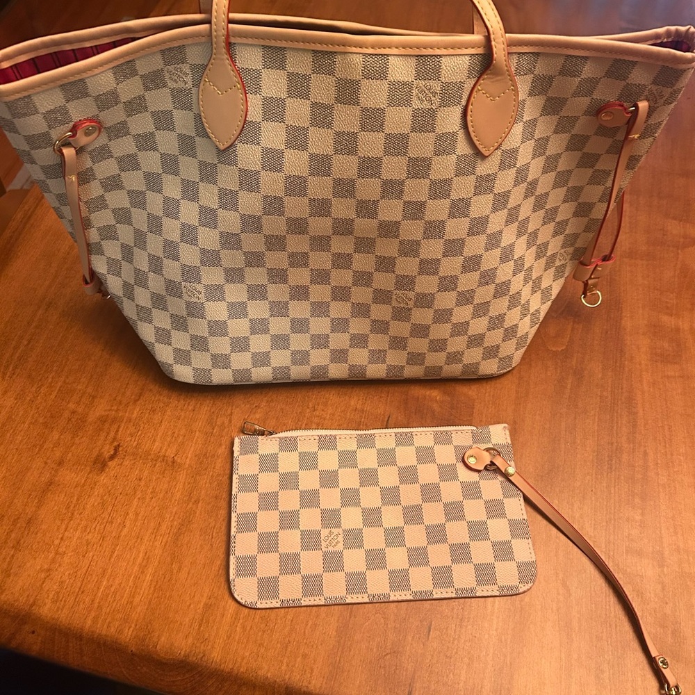 Louis Vuitton Clone